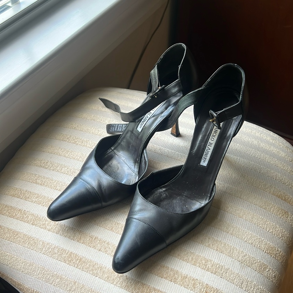 Manolo Blahnik L’Orsay Pumps